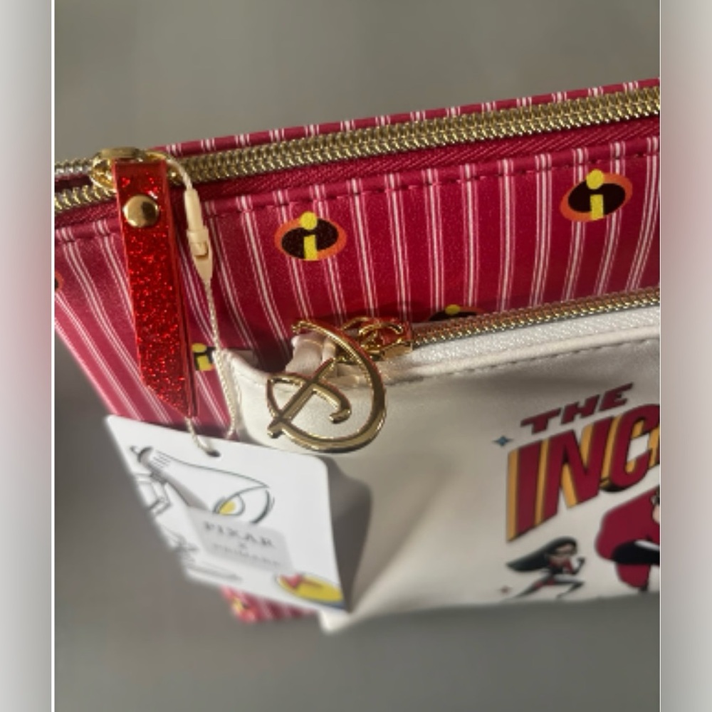 Disney PIXAR The Incredibles Travel Bag - Picture 2 of 8